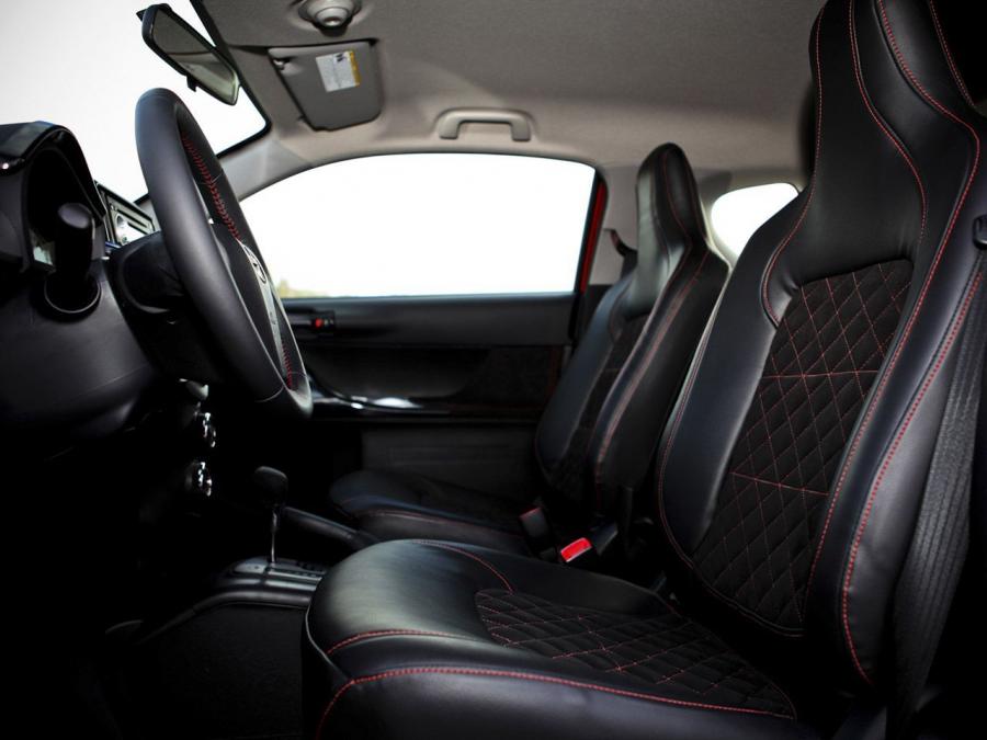 Интерьер Scion iQ Project Pryzm by SR Auto Group 2012 года  (фото 4 из 16)